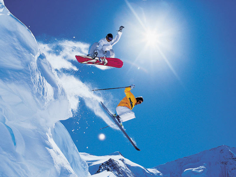 Snowboarding_and_Skiing